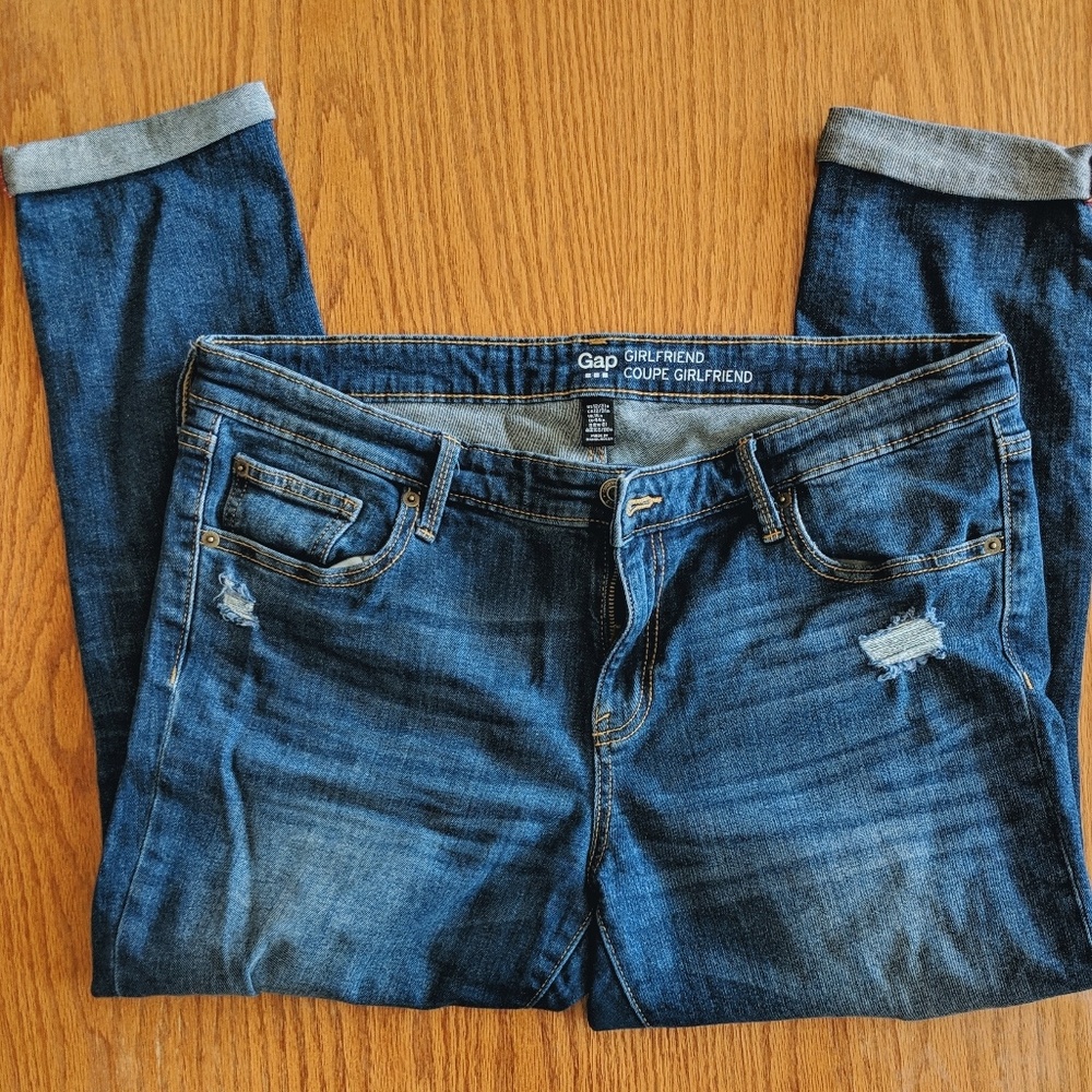 🌞 Gap 🌞 Distressed Denim Girlfriend Jeans 👯